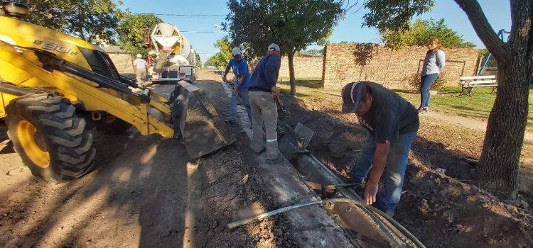EXCELENTE EVOLUCIÓN EN LOS TRABAJOS DE LA CONSTRUCCIÓN DE LAS CUATRO CUADRAS DE CORDON CUNETA