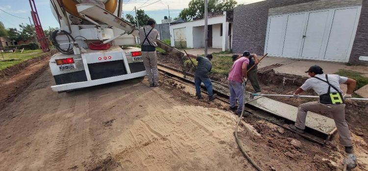 SEGUIMOS AVANZANDO EN LA CONSTRUCCIÓN DE CORDON CUNETA