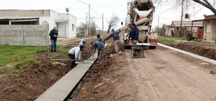 ￼SEGUIMOS AVANZANDO EN LA CONSTRUCCIÓN DE CORDON CUNETA