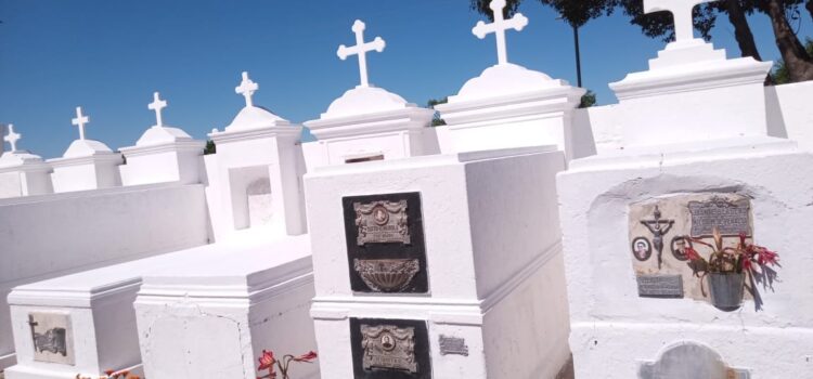TRABAJOS DE MANTENIMIENTO EN EL CEMENTERIO LOCAL