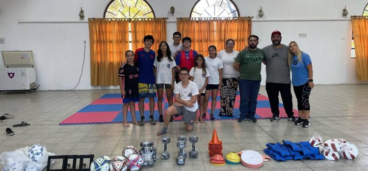 ENTREGA DE MATERIALES DEPORTIVOS
